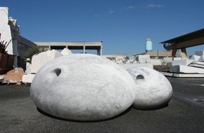 Galerie Annamarie M. Andersen: Grosse Volumen - Sommerausstellung am See
