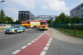 FW Ratingen: Verkehrsunfall - PKW auf Dach - zwei Verletzte (bebildert)