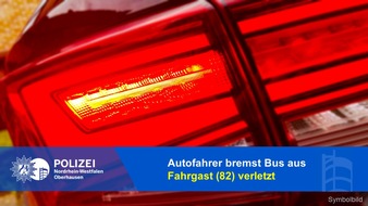 Polizeipräsidium Oberhausen: POL-OB: Unbekannter Autofahrer bremst Bus aus / Fahrgast verletzt