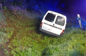 Kreispolizeibeh&ouml;rde Oberbergischer Kreis: POL-GM: Autofahrer landet im Stra&szlig;engraben