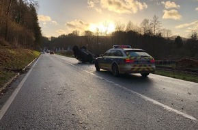 Polizeidirektion Pirmasens: POL-PDPS: Bruchweiler-Bärenbach - Verkehrsunfall mit leicht verletzter alleinbeteiligten Fahrzeugführerin