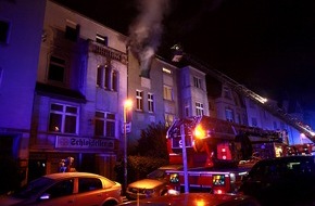 Feuerwehr Essen: FW-E: Ausgedehnter Wohnungsbrand in Mehrfamilienhaus, Mieter nicht in der Wohnung