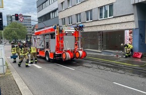 Feuerwehr Stuttgart: FW Stuttgart: Feuerwehr innerhalb kürzester Zeit bei Balkonbrand vor Ort