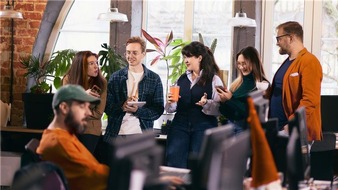 Jobware GmbH: Nur jede:r Vierte verbindet Karriere mit Aufstieg / Umfrage der Karriere-App UniNow zeigt: F&uuml;r die Gen Z z&auml;hlen Sinn, Arbeitsinhalte und Entwicklung mehr als Hierarchien