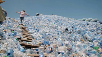 3sat: 3sat zeigt Doku "Die Plastik-Invasion - Coca-Cola und der vermüllte Planet"