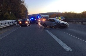 Feuerwehr der Stadt Arnsberg: FW-AR: Schwerer Verkehrsunfall auf der BAB 46 fordert zwei Schwerverletzte