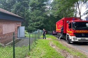 Feuerwehr Mülheim an der Ruhr: FW-MH: Bundesamt für Bevölkerungsschutz und Katastrophenhilfe und Feuerwehr Mülheim an der Ruhr organisieren Trinkwassernotversorgung im Katastrophengebiet