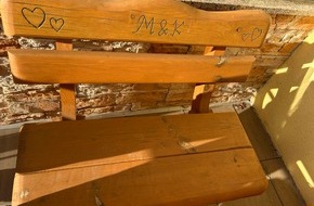 Polizeidirektion Trier: POL-PDTR: Markante Holzbank in Morbach (OT Rapperath) entwendet