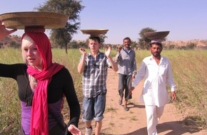 Kabel Eins: Chai-Tee statt Chill-Bier: Terror-Kids Laura und Marlon bei den "strengsten Eltern der Welt" in Indien - am 21. Juni 2011 um 20.15 Uhr bei kabel eins (mit Bild)