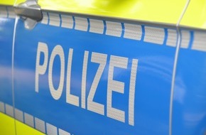 Polizeiinspektion Stade: POL-STD: Randalierender Bewohner einer Stader Flüchtlingsunterkunft verletzt zwei Polizeibeamte --- Zeugen nach Verkehrsunfall in Jork gesucht