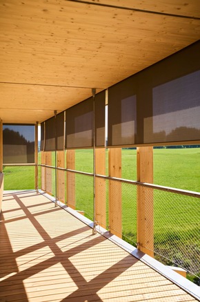 Comunicato Stampa Griesser: un ombreggiamento sostenibile dal design elegante nella nuova costruzione in legno di Blumer Lehmann