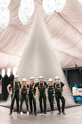 Atlantis, The Palm und Moët &amp; Chandon starten das Jahr mit einem Weltrekord: Guinness World Records™ Titel für die größte Trinkglaspyramide der Welt