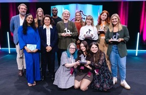 TikTok: Die TikTok Book Awards / Mercedes Ron, Lilly Lucas und Creatorin Nathalie Bröske unter den Gewinner*innen