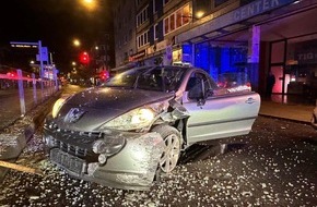 Polizei Düsseldorf: POL-D: Derendorf - Verkehrsunfall - Betrunkene Frau fährt in Rheinbahnhaltestelle