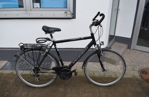 Polizeiinspektion Hameln-Pyrmont/Holzminden: POL-HM: Gefährlicher Eingriff in den Straßenverkehr durch Barrikade