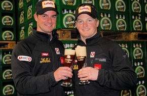 Zillertal Bier: Tiroler "Gold-Rodler " Wolfgang und Andreas Linger verkosten das neue Zillertal Weißbier Dunkel - BILD