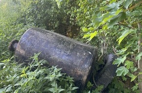 Polizeiinspektion Hildesheim: POL-HI: Heizöltank illegal in der Natur entsorgt