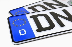 CosmosDirekt: Wussten Sie eigentlich, dass Autofahrer ab dem 1. Januar 2015 bei einem Wohnortwechsel innerhalb Deutschlands ihr Kfz-Kennzeichen behalten dürfen?