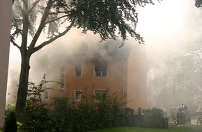 Feuerwehr Essen: FW-E: Wohnungsbrand in einem Dreifamilienhaus, keine Personen verletzt (Foto verfügbar)