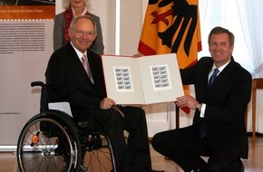 BAGFW e.V.: Humor auf den Wohlfahrtsmarken 2011 / Die Markenserie 2011 überrascht mit Motiven aus Loriots komischer Welt (mit Bild)