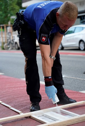 POL-H: Polizei kontrolliert den Seitenabstand beim Überholen von Radfahrenden