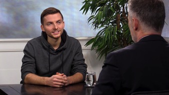 Bibel TV: Zum Tod von Philipp Mickenbecker: "So real ist Gott für mich" - Bibel TV widmet dem 23jährigen Youtuber einen Abend / 13.06. 20.15 "Bibel TV das Gespräch" und 20:40 "Was wäre wenn..."