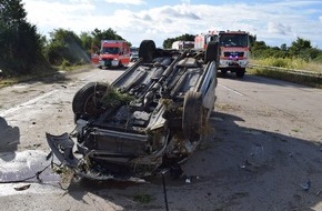 Polizeiinspektion Hildesheim: POL-HI: Vollsperrung der BAB 7 nach Verkehrsunfall mit zwei überschlagenen Pkw