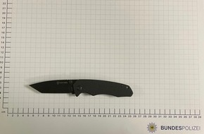 Bundespolizeidirektion Sankt Augustin: BPOL NRW: Bundespolizei stellt 17-Jährigen mit Messer im Hauptbahnhof