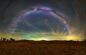 Zwei Himmelsereignisse, ein Reiseziel: Dark Sky Alqueva im Alentejo l&auml;dt im August 2026 zu einem au&szlig;ergew&ouml;hnlichen Naturerlebnis ein