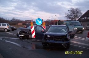 Polizeiinspektion Nienburg / Schaumburg: POL-STH: Schwerer Verkehrsunfall mit mehreren Verletzten