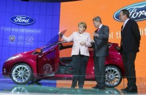 Ford-Werke GmbH: Bundeskanzlerin Merkel auf Ford IAA-Stand