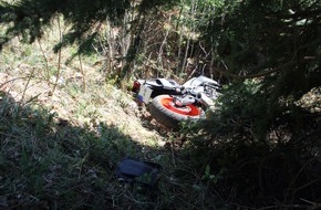 Kreispolizeibehörde Olpe: POL-OE: 22-Jähriger Kradfahrer bei Unfall schwer verletzt