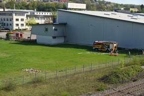 FW LK Esslingen: Gro&szlig; angelegte &Uuml;bung des Gemeindeverwaltungsverband Reichenbach an der Fils im Gewerbegebiet Leintel.