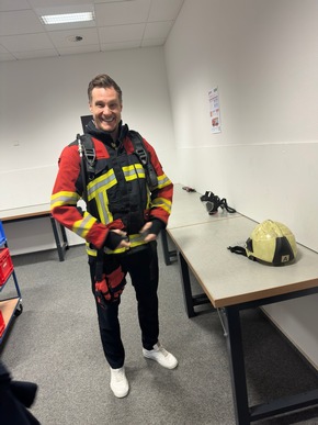 FW-Stormarn: Marcell Jansen unterst&uuml;tzt Feuerwehr: Fokus auf Fitness und Gesundheit der Einsatzkr&auml;fte