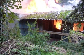 Polizeiinspektion Cuxhaven: POL-CUX: Brand eines leerstehenden Gebäudekomplexes in Loxstedt