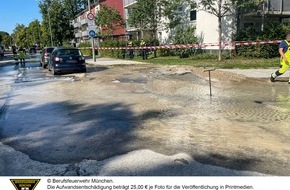 Feuerwehr München: FW-M: Straße überschwemmt (Ramersdorf-Perlach)