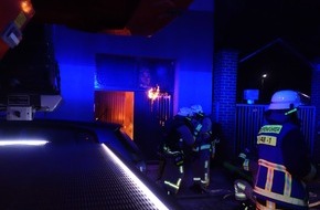 Feuerwehr Bremerhaven: FW Bremerhaven: Korrektur: Treppenraumbrand in Bremerhaven