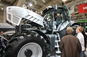 DLG Deutsche Landwirtschafts-Gesellschaft e.V.: Agritechnica der Rekorde / Besucherzuwachs um 30 Prozent - Über 330.000 Fachleute - Rund 70.000 Auslandsbesucher