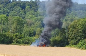 Polizeiinspektion Northeim: POL-NOM: M&auml;hdrescher ger&auml;t in Vollbrand