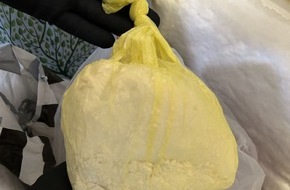Zollfahndungsamt Hannover: ZOLL-H: Gemeinsame Presseerklärung Staatsanwaltschaft Aurich / Zollfahndungsamt Hannover - Durchsuchungen im Drogenmilieu bei Aurich - Sicherstellung von 1 kg Amphetamin, 1 kg Cannabis und 10.000 Euro Bargeld