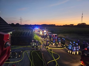 FW-WRN: FEUER_3 - Vollalarm - vermutlich Kellerbrand nach Trocknerdefekt