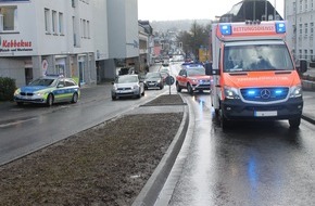 Kreispolizeibehörde Olpe: POL-OE: Zwei Mädchen bei Verkehrsunfall leicht verletzt