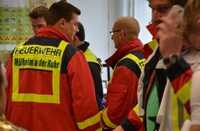 Feuerwehr Mülheim an der Ruhr: FW-MH: Reizgas an Mülheimer Schule versprüht. 22 Schüler betroffen.