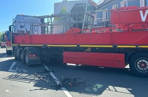 Feuerwehr Sprockh&ouml;vel: FW-EN: Fahrradfahrer kollidiert mit LKW