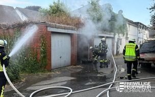FFW Gemeinde Schwalmtal: FFW Schwalmtal: Garagenbrand in Schwalmtal-Amern - Feuerwehr verhindert Brandausbreitung
