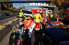 Feuerwehr Erkrath: FW-Erkrath: Verkehrsunfall mit mehreren Verletzten auf BAB 3
