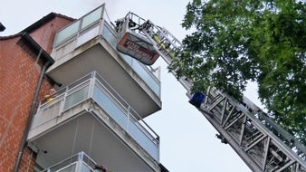 FW Celle: Küchenbrand in einem Seniorenheim und Garagenbrand - zwei Einsätze gleichzeitig für die Feuerwehr Celle!