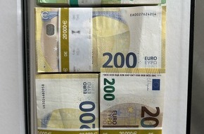 Hauptzollamt Stuttgart: HZA-S: 70.000 Euro in umfunktioniertem Notizbuch versteckt - Zoll leitet Bu&szlig;geldverfahren ein