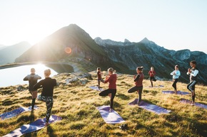 Obertauern: Beim Bergyoga mit der Natur eins werden
