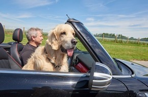 ADAC: Hund im Auto: Unbedingt den Vierbeiner sichern / ADAC Testfahrten zeigen: Bei einem Unfall werden ungesicherte Tiere zur unkalkulierbaren Gefahr/ Risiko auch für Unfallhelfer